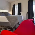 シャヴァネル 4* パリ