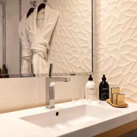 Hotel Chavanel 4*