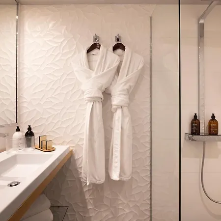 Chavanel Hotel 4*