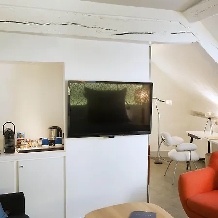 シャヴァネル ホテル 4*