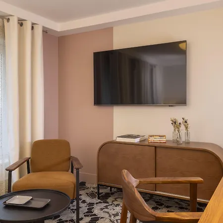 Chavanel Hotel